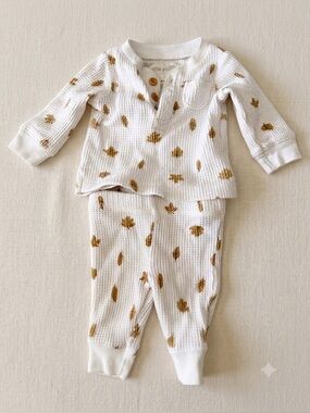 Organic Cotton Little Planet White Waffle Knit Set with Brown Leaf Print